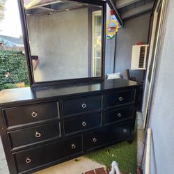 Light Brown And Black 8 Drawer Dresser With Mirror