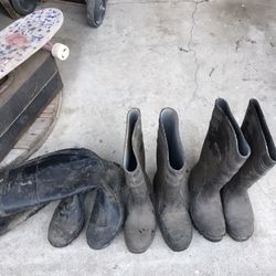 LIKE NEW PAIR OF RUBBER BOOTS SIZES 4, 5, 9 $8ea