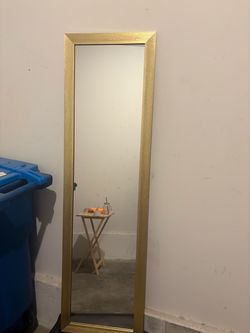 Gold mirror