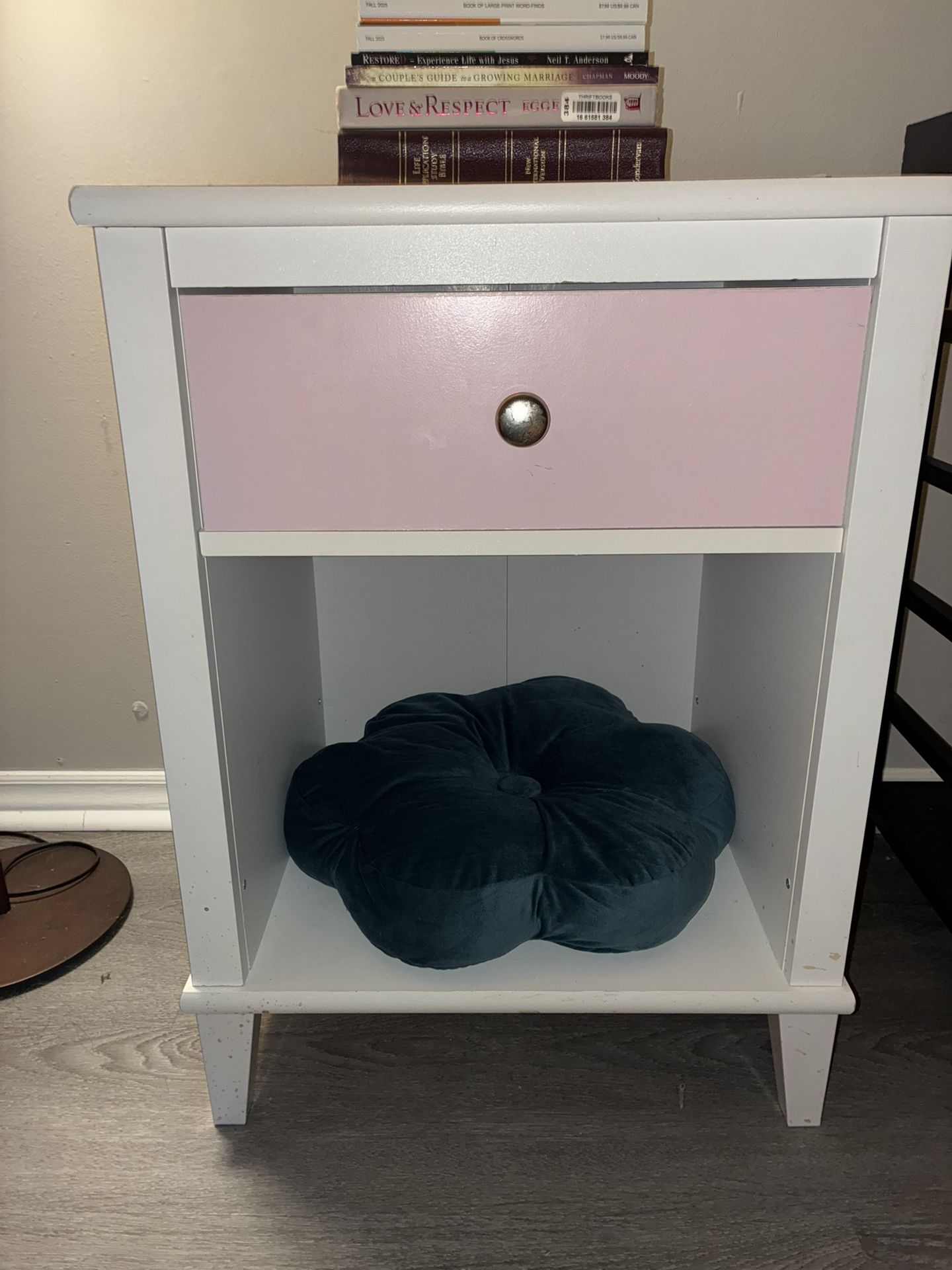 Drawer / Lamp stand
