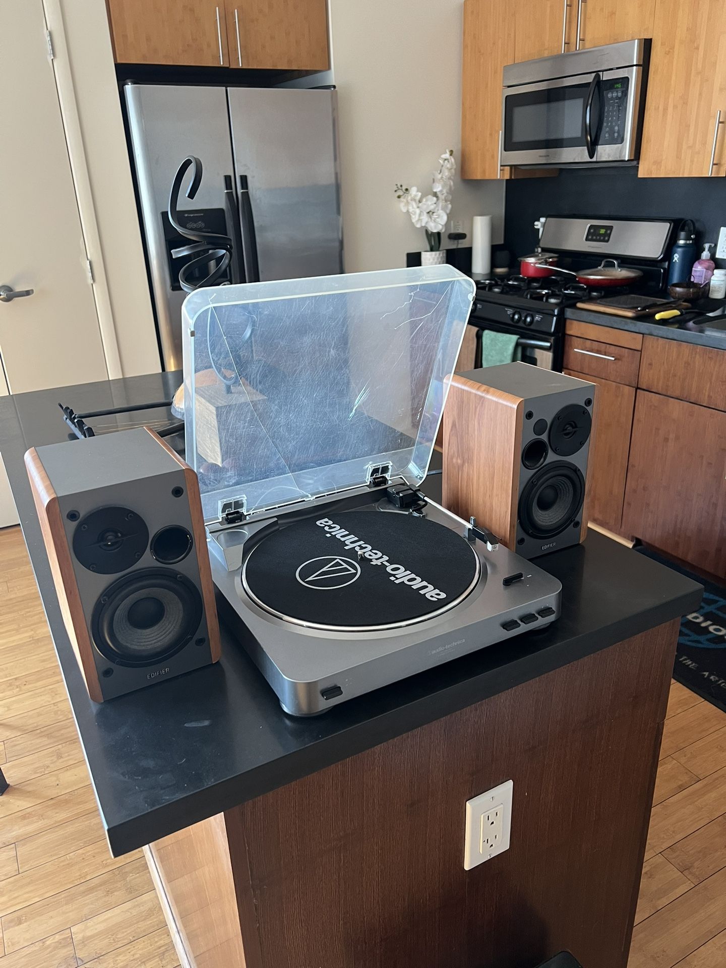 Audio Technica Turntable AT-LP60 USB & Edifier Speakers R1280DB (FREE GIFT)