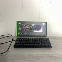 Razor huntsman mini with steel series aerox 3 gaming mouse 