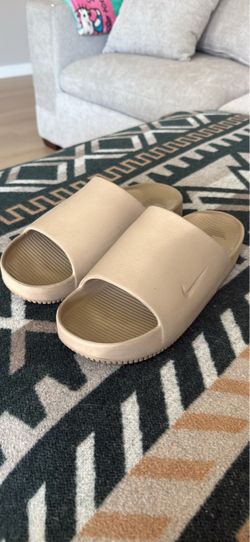 Nike slides size 10