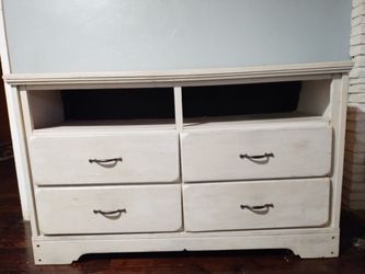 Dresser