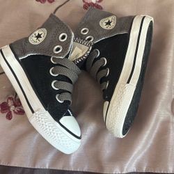 Converse Size 4
