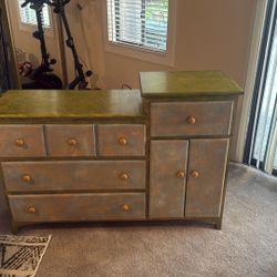 Children’s Dresser