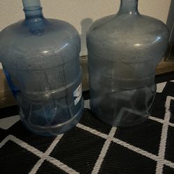 5 Gallon Water Cans 