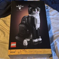 Lego Tuxedo Cat