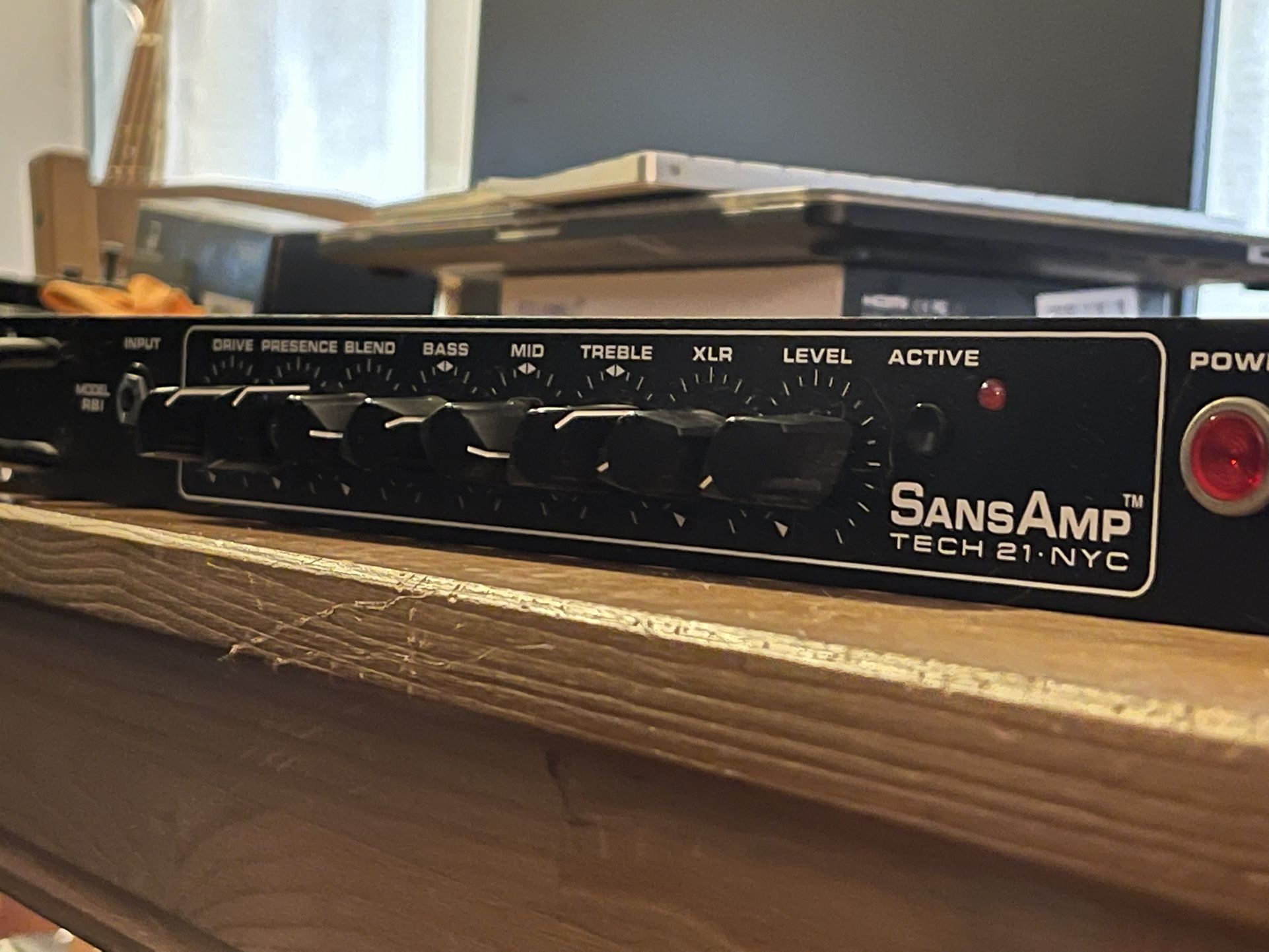 Tech 21 SansAmp RBI Bass Preamp Rackmount