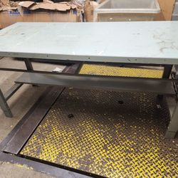 Work  Bench Strong Metal .  $120.00