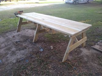 Picnic table