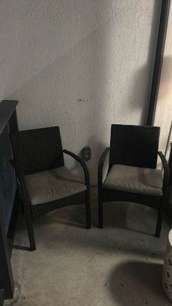 Free chairs (pick up only)