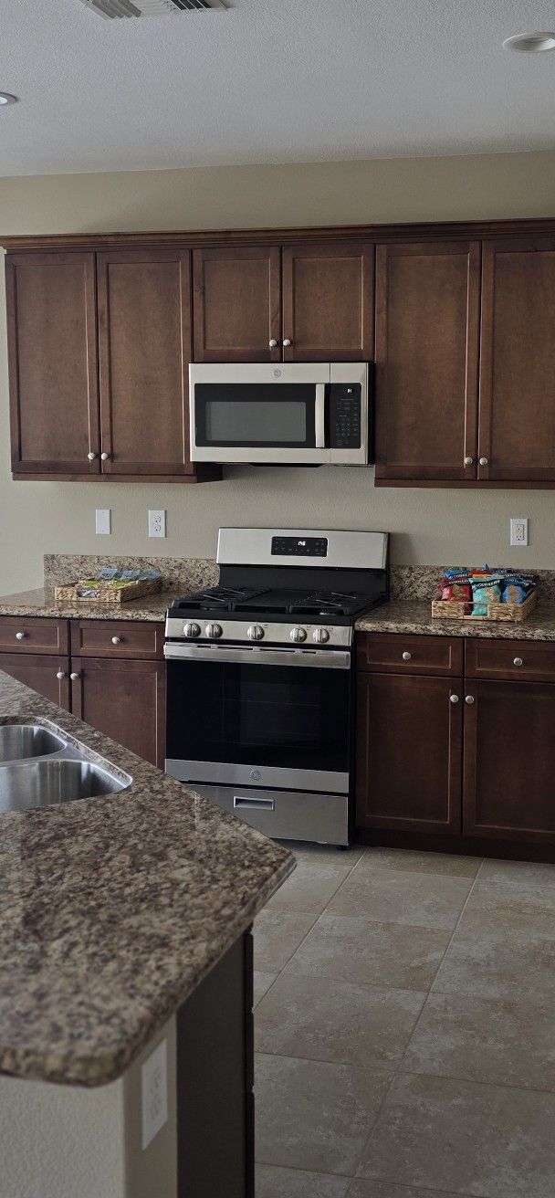 stove and microwave