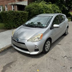 2012 Toyota Prius C Clean Title 