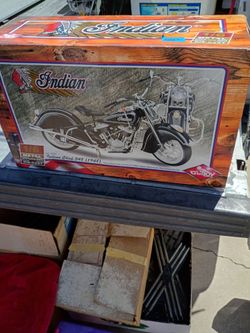 16 scale diecast Indian motorcycle collectible in the box no offers no trades 75th Ave Indian School serious buyers only please