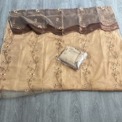 Un Set De Cortinas / 1 Set Of Curtains 