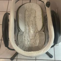 Graco Glider Bassinet 