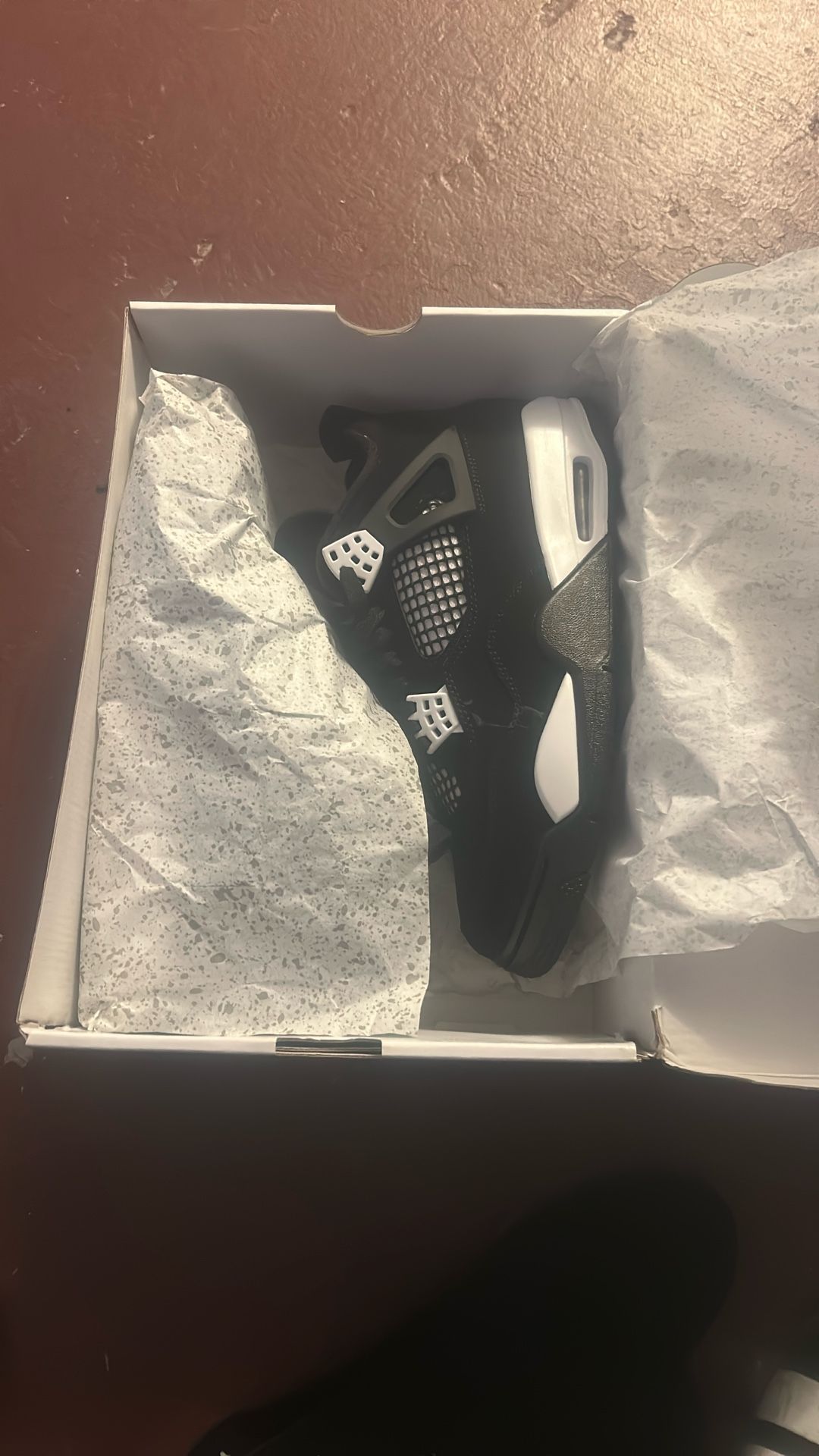 Jordan Retro 4’s Size 9 Black An White