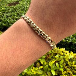 New 10K Solid Yellow Gold Cuban Bracelet 24.2 grams 7 inches 7mm