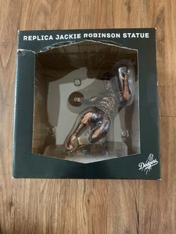 Dodgers Jackie Robinson Statue 