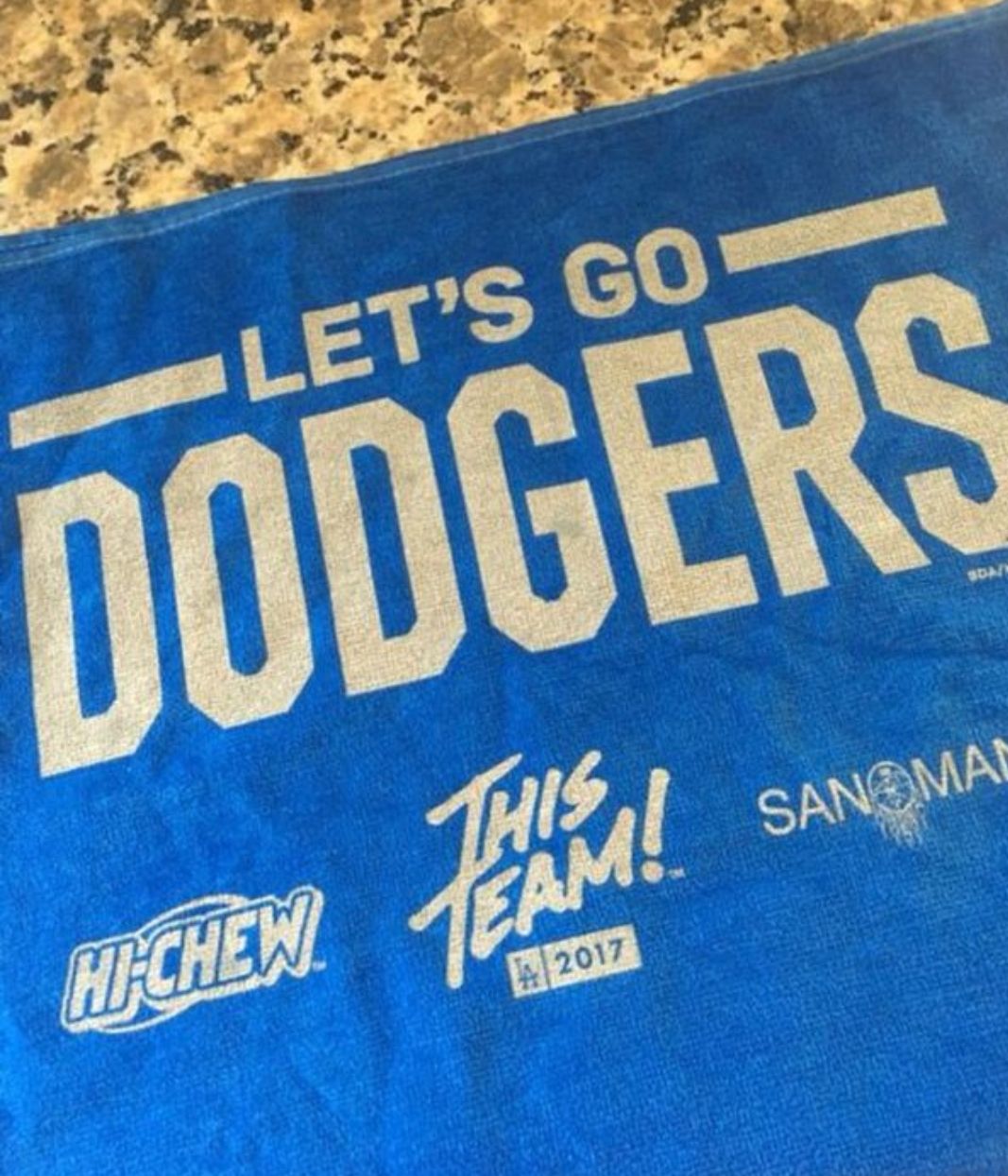 Dodgers rally towel game 2 of NLDS