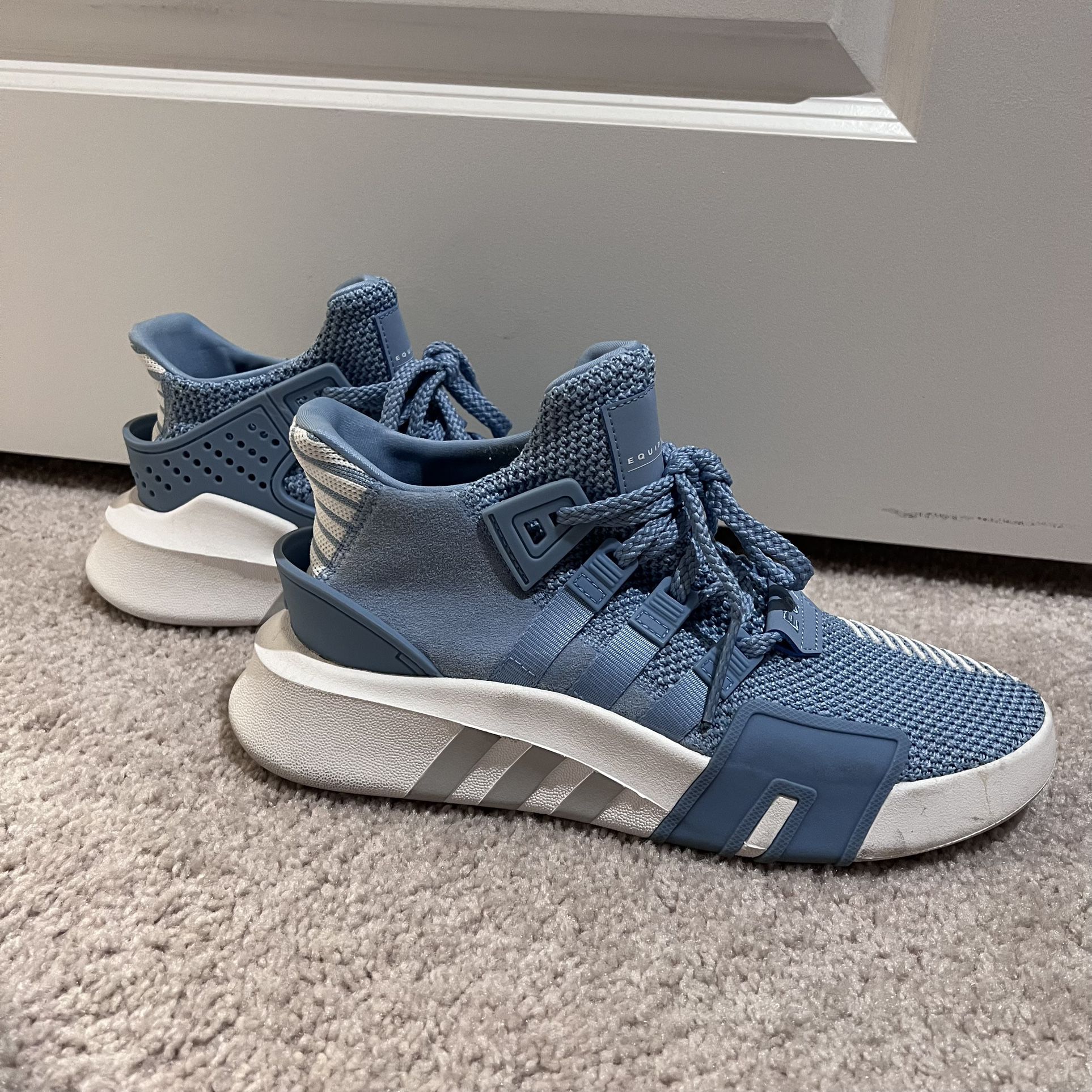 adidas sneaker, Blue, Size 8.5