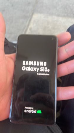Samsung s10 cell phone