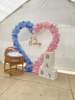Gender reveal decor