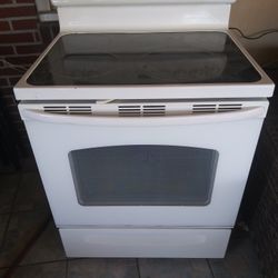 General  Electric.stove 5 Burners. Good Condition.