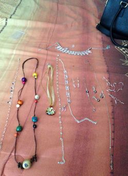 Necklace and earring set