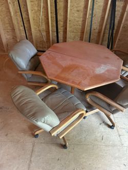 Solid Wood Dining Table + 4 Chairs – Great Man Cave or Refinish Projec