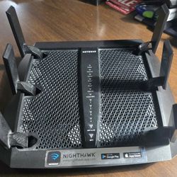 Netgear AC3200 Tri-Band WiFi Router R8000 