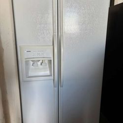 Refrigerator Free Delivery No Ice No Water 