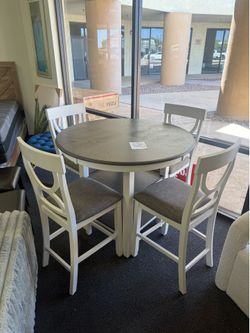 Table with 4 chairs