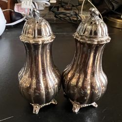 Salt and pepper, shakers silver plated classic /retro/vintage