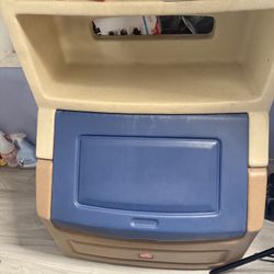 toy box/ toy chest 