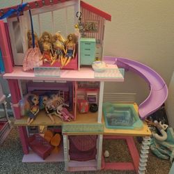 Barbie House Plus Barbies Included