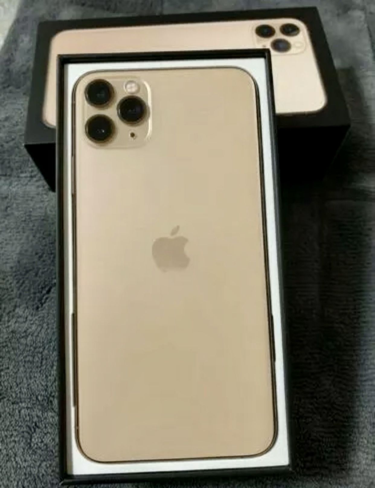 iPhone 11 Pro Max 256gb in Gold