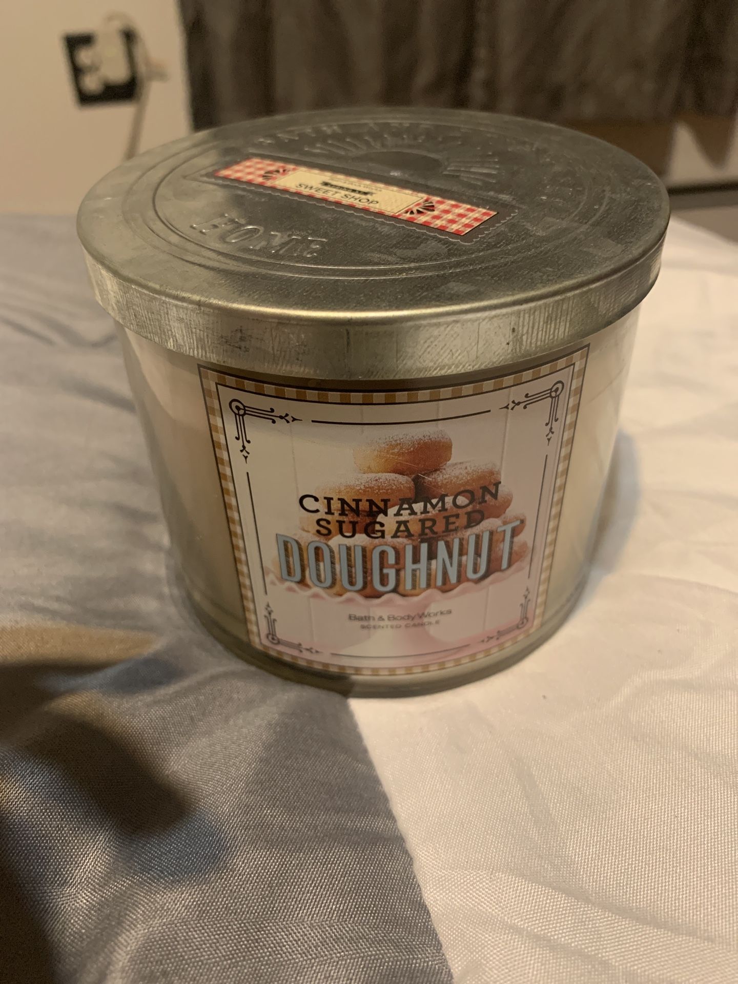 Cinnamon Sugared Donut Candle
