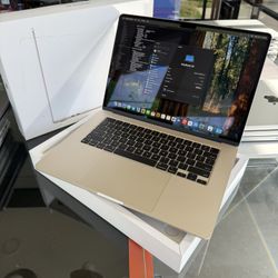 15” MacBook Air M3 Chip 8GB Ram 256SSD! Only 2 battery cycles! 90 day warranty! We offer financing!
