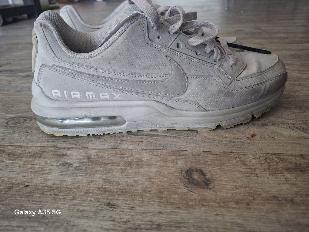 Nike Air Max Size 11 – Light Grey – Gently Used