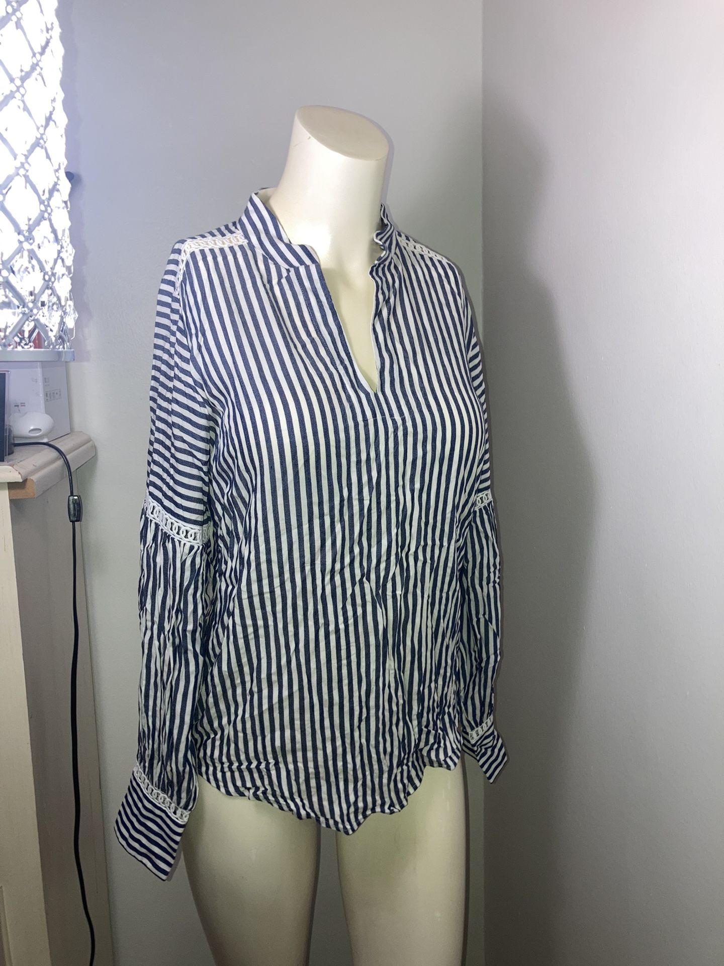 Ann Taylor XS Striped Blue & White Long Sleeve tunic v-neck nwt women's x-small