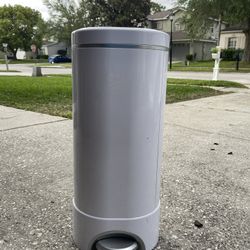 Munchkin Diaper Pail