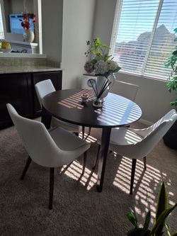 ​Modern Round Dining Table with 4 White Chairs Set