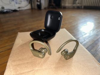 Powerbeats pro online moss color