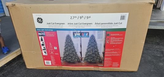 Artificial Christmas Tree 9'