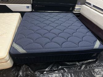 DreamCloud Luxe Memory Foam Mattress King Bed