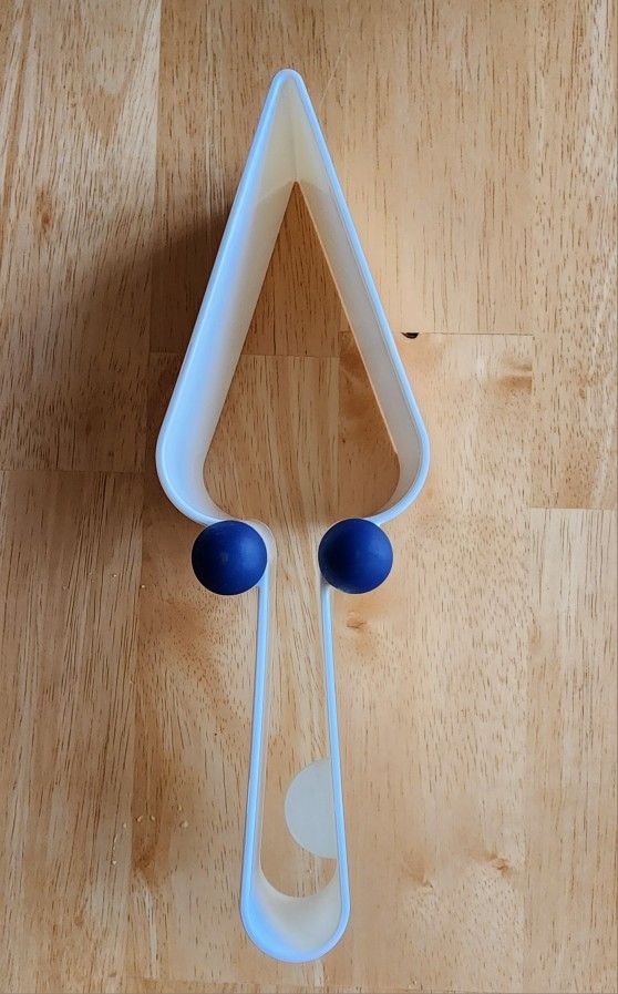 2 Vintage Tupperware Cake Cutters