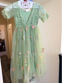 Girls dress
