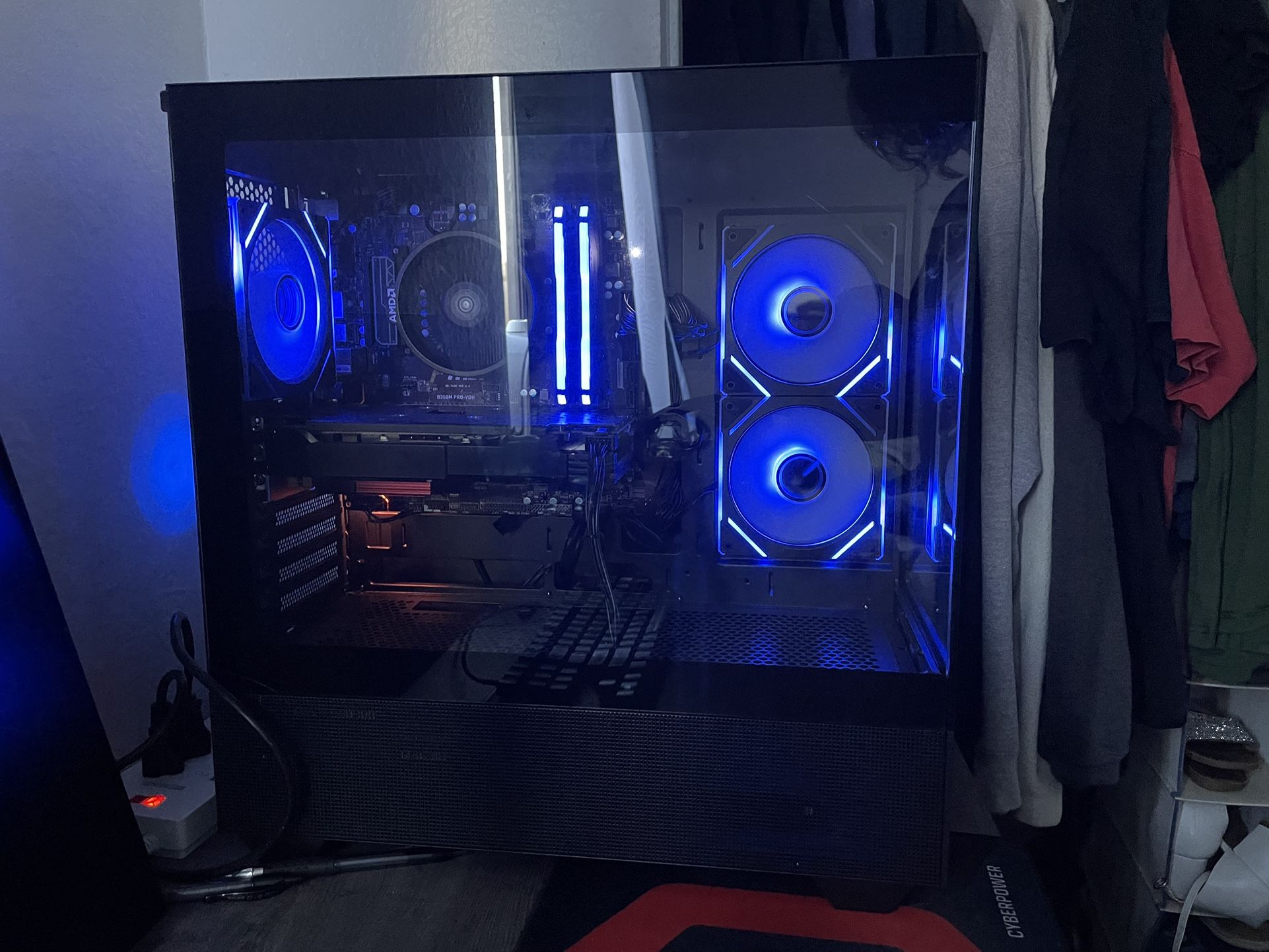 PC, keyboard, mouse, and mouse pad + all cords